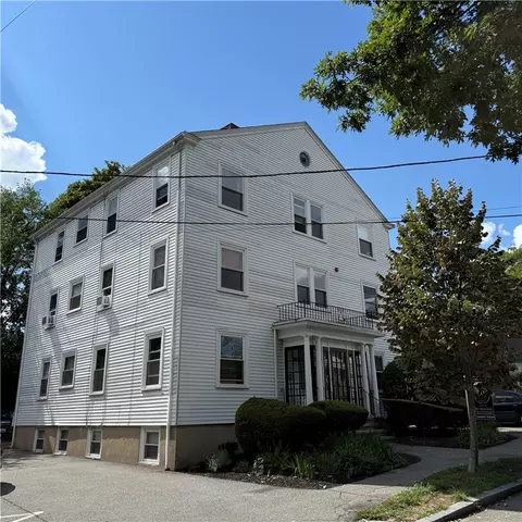 7 North Ave #2, Providence, RI 02906