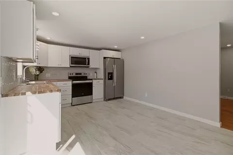 Kitchen - 174 Ten Rod Rd, Exeter, RI 02822 photo 4 of 4