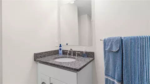 Bath - 724 Centerville Rd #8, Warwick, RI 02886 photo 5 of 6