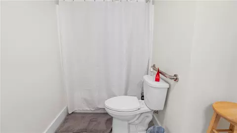 Bath - 724 Centerville Rd #8, Warwick, RI 02886 photo 6 of 6