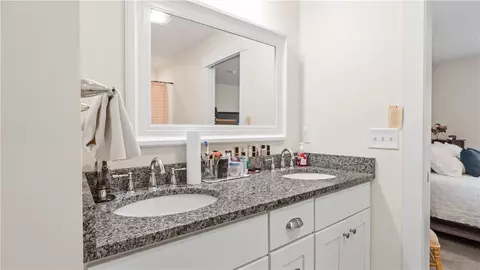 Bath - 724 Centerville Rd #8, Warwick, RI 02886 photo 3 of 6