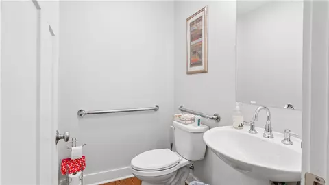 Bath - 724 Centerville Rd #8, Warwick, RI 02886 photo 1 of 6