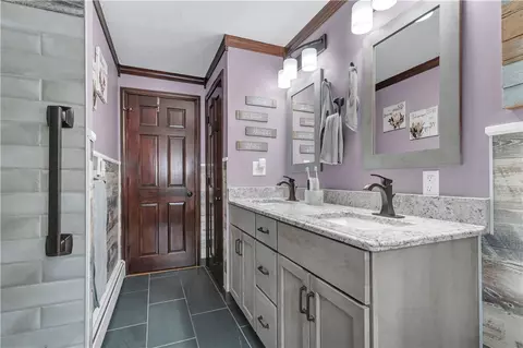 Bath - 139 Ray Ave, Woonsocket, RI 02895 photo 2 of 5