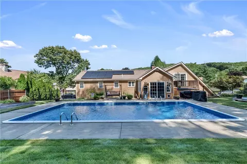 Exterior - 139 Ray Ave, Woonsocket, RI 02895 photo 5 of 12