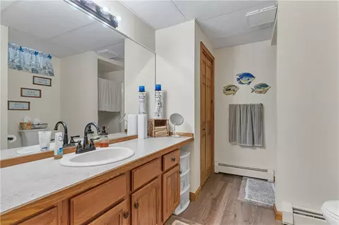 Bath - 139 Ray Ave, Woonsocket, RI 02895 photo 4 of 5