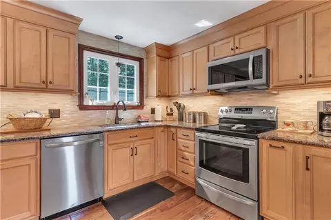 Kitchen - 139 Ray Ave, Woonsocket, RI 02895 photo 4 of 10