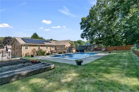 Exterior - 139 Ray Ave, Woonsocket, RI 02895 photo 3 of 12