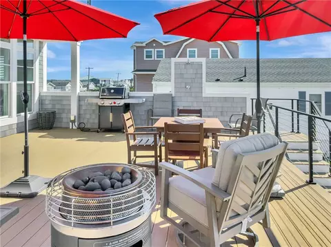 Exterior - 377 Atlantic Ave, Westerly, RI 02891 photo 3 of 6