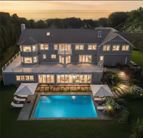 125 Heidi Dr, Portsmouth, RI 02871
