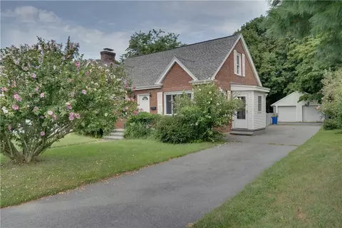 34 John Duggan Rd, Tiverton, RI 02878