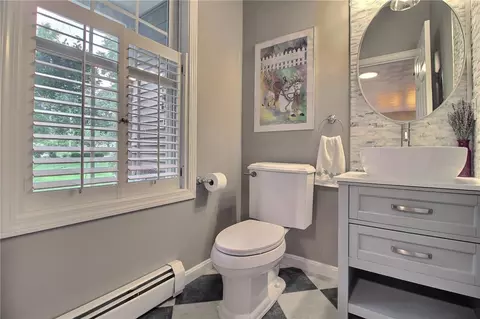 Bath - 5 Christopher Rd, Westerly, RI 02891 photo 1 of 3