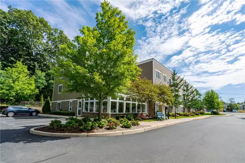 1001 Main St #12, East Greenwich, RI 02818