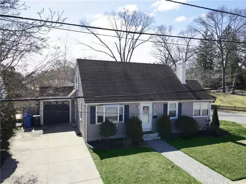 134 Westwood Ave, Cranston, RI 02905