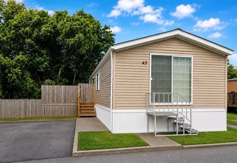 245 Manton St, Pawtucket, RI 02861