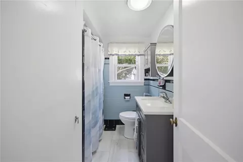 Bath - 63 Taft St, Coventry, RI 02816 photo 1 of 1