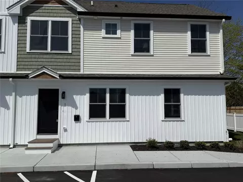 Exterior - 2907 Post Rd #1, Warwick, RI 02886 photo 2 of 4