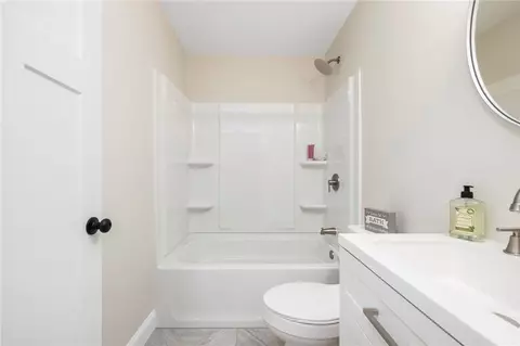 Bath - 2907 Post Rd #1, Warwick, RI 02886 photo 3 of 3