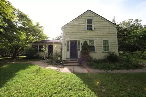 77 Winter St, South Kingstown, RI 02879
