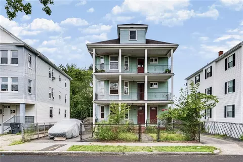 25 Longfellow Ter, Providence, RI 02907