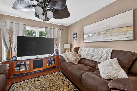 Living - 4 Evans St, Johnston, RI 02919 photo 2 of 3