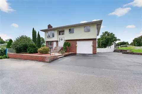 Exterior - 4 Evans St, Johnston, RI 02919 photo 4 of 11