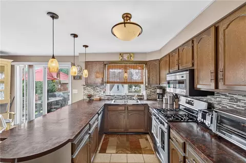 Kitchen - 4 Evans St, Johnston, RI 02919 photo 2 of 5