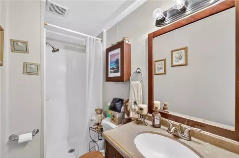 Bath - 4 Evans St, Johnston, RI 02919 photo 3 of 3