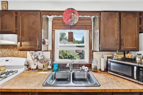 Kitchen - 4 Evans St, Johnston, RI 02919 photo 5 of 5