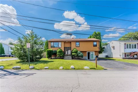 55 Pearl St, North Providence, RI 02904