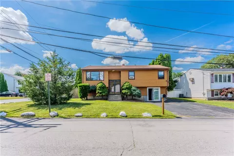 55 Pearl St, North Providence, RI 02904