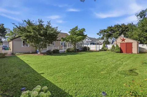 Exterior - 91 Cavalcade Blvd, Warwick, RI 02889 photo 15 of 18
