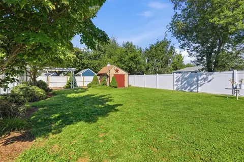 Exterior - 91 Cavalcade Blvd, Warwick, RI 02889 photo 17 of 18