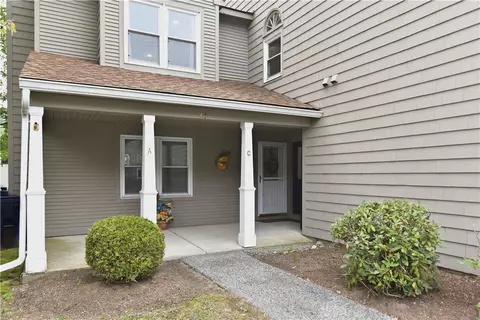 38 Stone Trl #C, North Providence, RI 02904