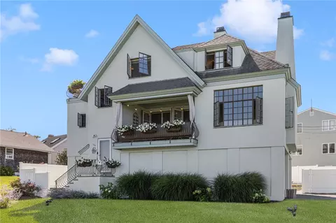 130 Common Fence Blvd, Portsmouth, RI 02871