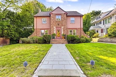 49 Laurel Ave, Providence, RI 02906