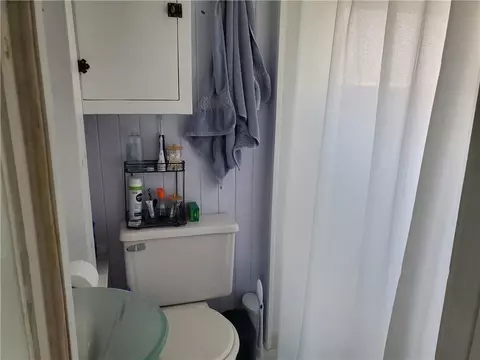 Bath - 7 Union St, Warren, RI 02885 photo 3 of 3