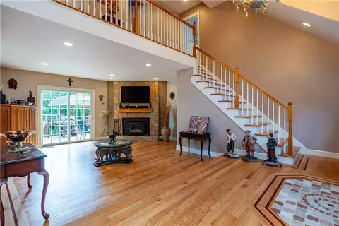 Living - 41 Edies Ln, Exeter, RI 02822 photo 1 of 3