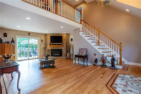 Living - 41 Edies Ln, Exeter, RI 02822 photo 1 of 3