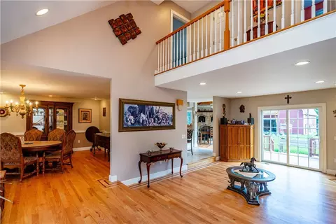 Entry Way - 41 Edies Ln, Exeter, RI 02822 photo 2 of 4