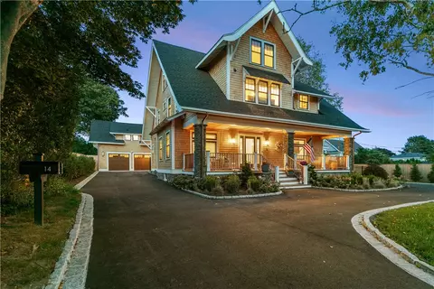 14 Kay Blvd, Newport, RI 02840
