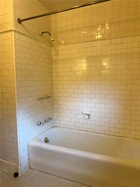 Bath - 177 High St, Westerly, RI 02891 photo 3 of 3