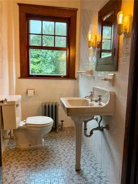 Bath - 177 High St, Westerly, RI 02891 photo 1 of 3
