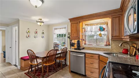 Kitchen - 27 Merry Mount Dr, Warwick, RI 02888 photo 2 of 4