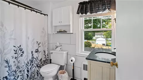 Bath - 27 Merry Mount Dr, Warwick, RI 02888 photo 2 of 3