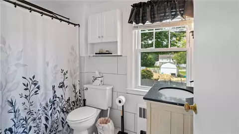 Bath - 27 Merry Mount Dr, Warwick, RI 02888 photo 2 of 3