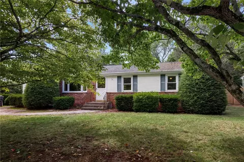 108 Longfellow Dr, East Greenwich, RI 02818