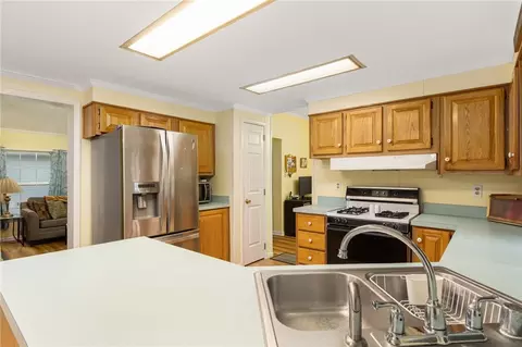 Kitchen - 95 Lear Dr, Coventry, RI 02816 photo 5 of 7