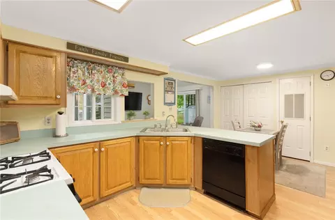 Kitchen - 95 Lear Dr, Coventry, RI 02816 photo 3 of 7