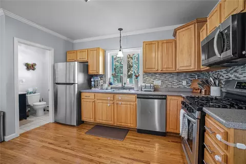 249 Baird St, Fall River, MA 02721 photo 4
