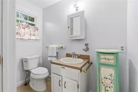 Bath - 808 Ten Rod Rd, Exeter, RI 02822 photo 2 of 3